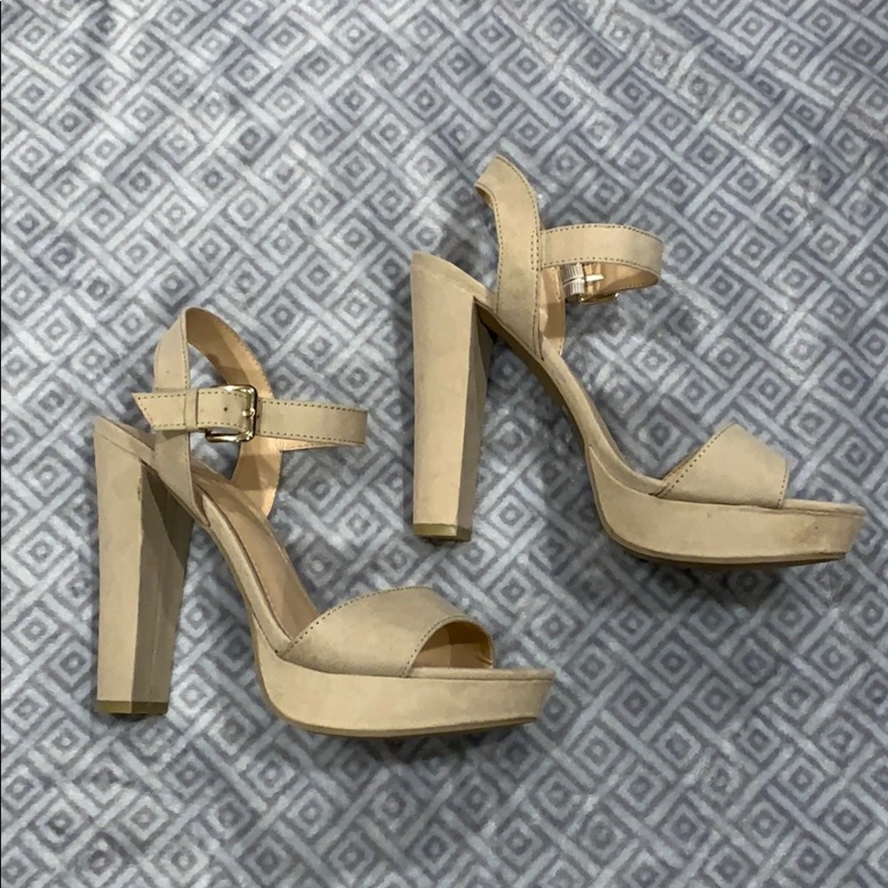Nude heels!
